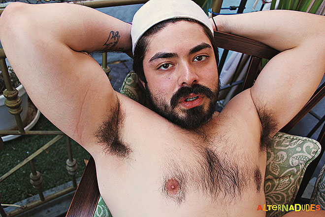 Skater Cub Gets a BJ Image