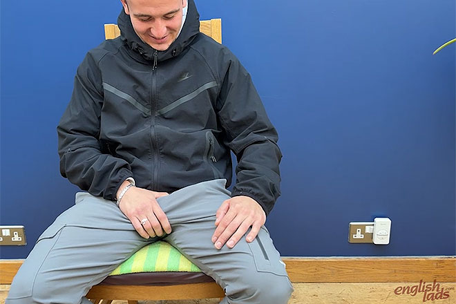 Straight Young Hottie Shows off Image