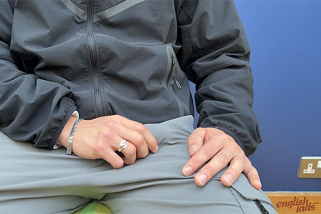 Straight Young Hottie Shows off Image