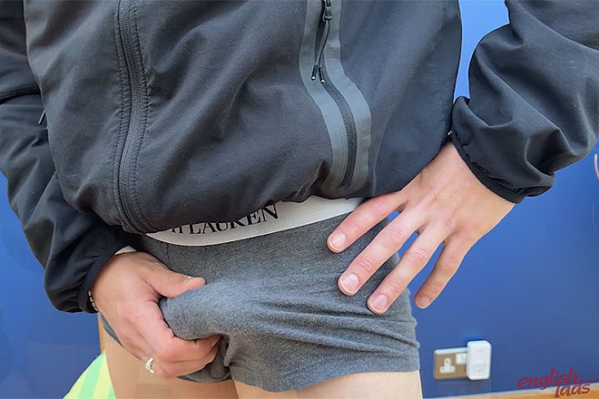 Straight Young Hottie Shows off Image