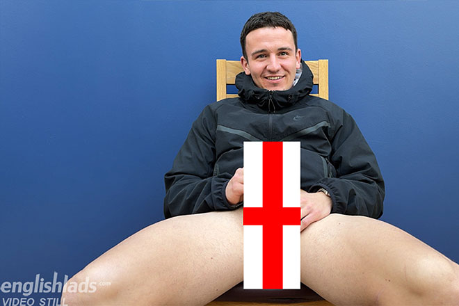 Straight Young Hottie Shows off Image