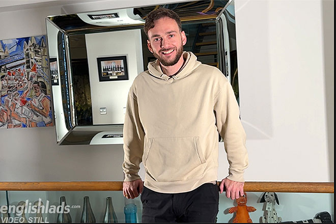 Young Straight Hottie Shows off his Bubble Butt Image