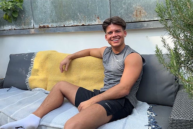 Young Straight Stud Shows off his Amazing Muscles Image